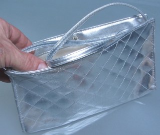 BOLSO MANO PLATEADO (1)